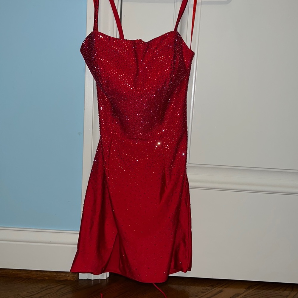 hoco/mini dress, red, sparkly good fitting?, built in padding’s